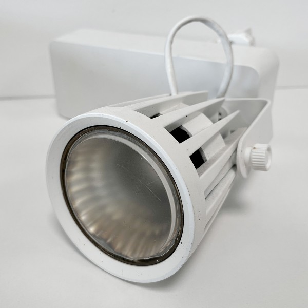 LED spotlight Philips ST440T LED27S/830